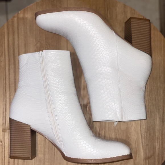 White Ankle Zip Booties - Picture 5 of 12
